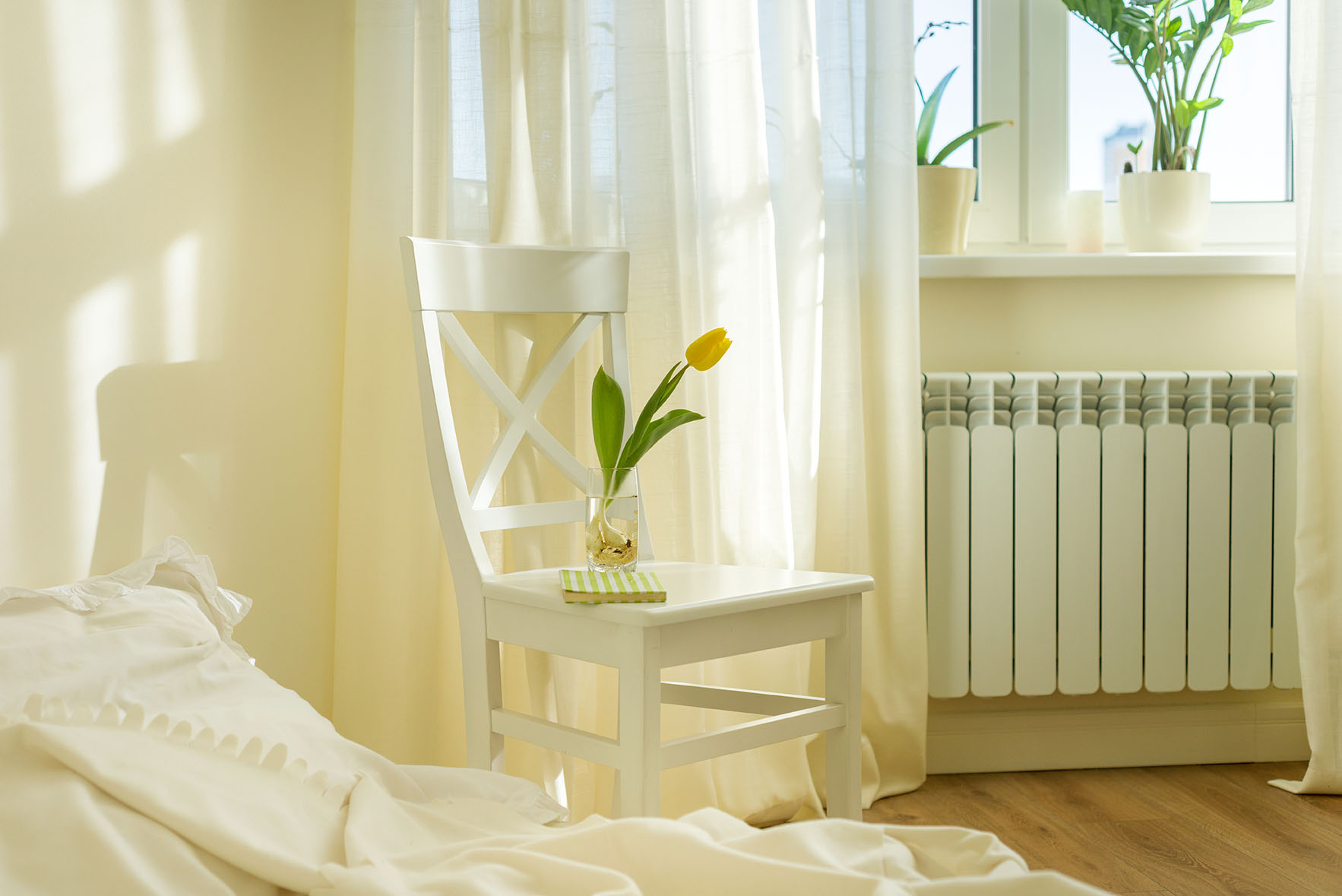 ạn cũng nên lựa chọn màu sắc phòng ngủ nhẹ nhàng, tạo cảm giác dễ chịu và thoải mái.